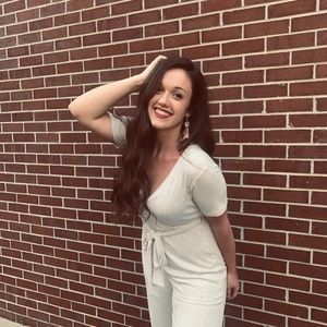 Meet your Posher, Elaine